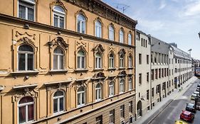 Cosy Tolnai Street Apartments